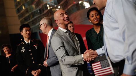 Jeff Bezos Sells Stock Worth More than Some Small Countries | Vanity Fair