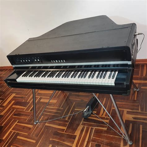 Vintage Yamaha CP70b Electric Acoustic Baby Grand Piano - A440 Pianos