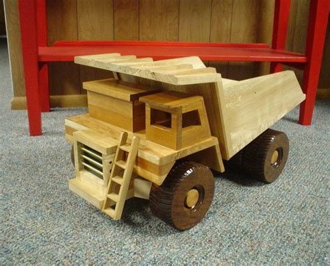 Wooden Dump Truck - by woodcut @ LumberJocks.com ~ woodworking community