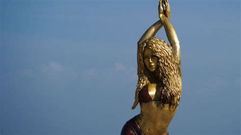 Shakira’s hometown unveils a giant statue of Colombian pop star | Euronews