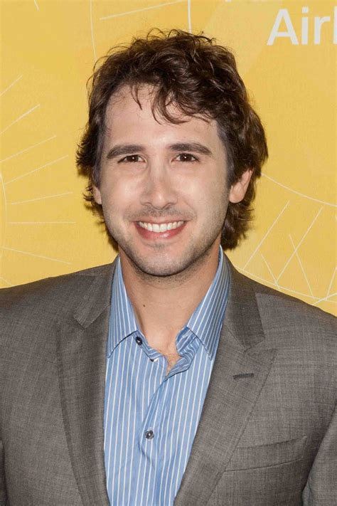 JOSH GROBAN RELEASES OLD HOLIDAY FAVORITES