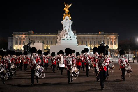 Coronation military rehearsals give first glimpse of how procession will look