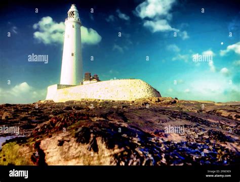 Whitley Bay lighthouse on St. Mary’s Island Stock Photo - Alamy