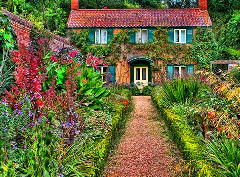 English Cottage Garden | Set at the edge of the Norfolk Broa… | Flickr