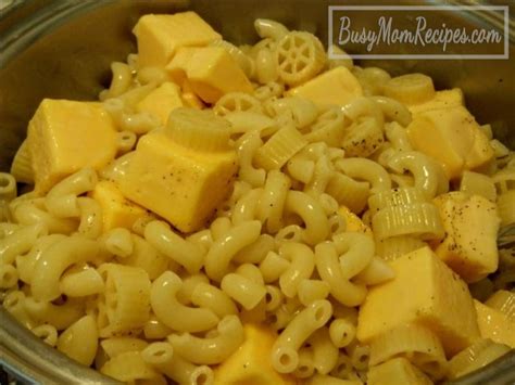 VELVEETA Mac and Cheese - Busy Mom Recipes