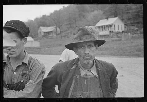 Citizens of Zinc, Arkansas, a deserted mining town | Library of Congress