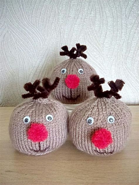 Chocolate Orange Covers Rudolph | Christmas knitting projects, Knitted christmas decorations ...