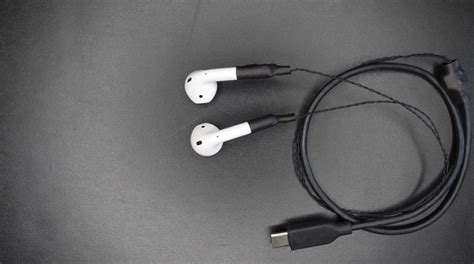 Engineer Mods The AirPods To Look Like EarPods With Wires And USB-C