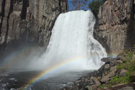 Rainbow Falls, Mammoth Lakes, California, USA : hiking