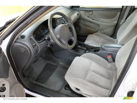 2002 Oldsmobile Alero GL Sedan interior Photo #54175894 | GTCarLot.com