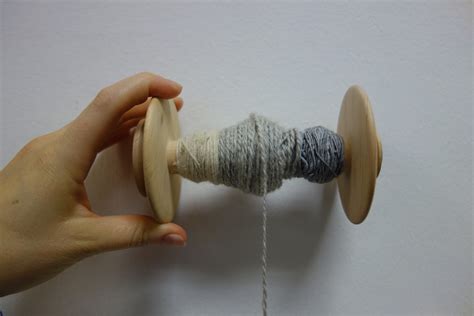 Spinning Electronic Yarns | stitching worlds