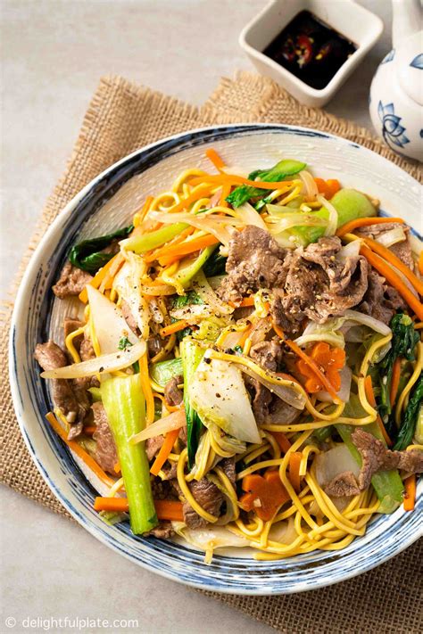 Beef Noodle Stir-fry (Mi Xao Bo) - Delightful Plate