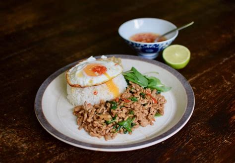 Authentic Thai Basil Minced Pork (Pad Kra Pao Moo Saap) - Make That Dish