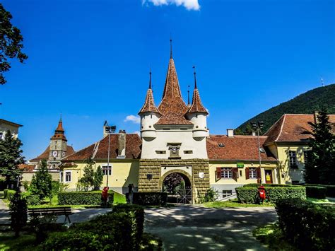 Brasov Old Town Travel Guide: Best of Brasov Old Town, Brasov Travel 2024 | Expedia.co.uk