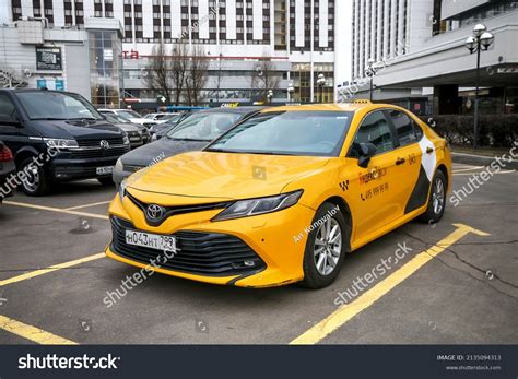 90 Toyota Taxi Center Images, Stock Photos & Vectors | Shutterstock