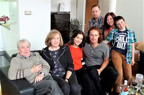 imgur.com | Sam heughan family, Sam heughan, Jamie fraser sam heughan