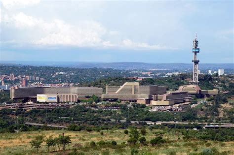 Tshwane residents express mixed reactions after 2021 LGE - SABC News - Breaking news, special ...