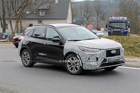 2023 Ford Kuga / Escape Facelift Spied Alongside The Current Model ...