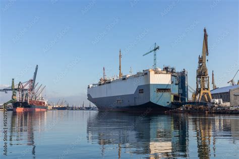 Car carrier ship being repaired at the repair shipyard in Gdansk foto ...