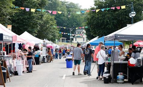 Moline community welcomes the Mercado on Fifth street market