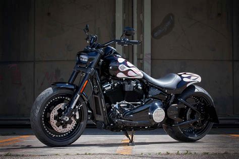 Harley-Davidson Fat Bob Custom Sports Hot Rod Vibes And A Flame Livery