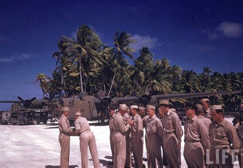 Американцы на освобожденном от японцев острове Тарава. 1944 год | Battle of tarawa, Tarawa ...