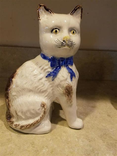 Vintage Ceramic Porcelain Cat Figurine Good condition no cracks no ...