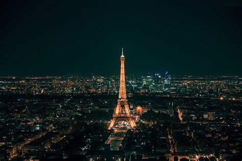 8 Tips for Visiting the Eiffel Tower at Night - Discover Walks Blog