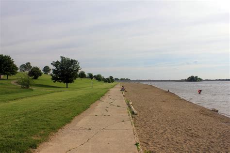 Shoreline at Buck Creek State Park image - Free stock photo - Public Domain photo - CC0 Images