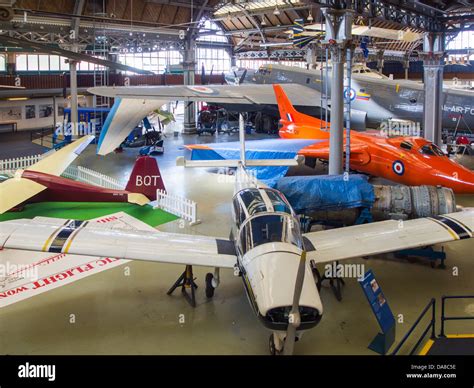 Manchester aircraft museum hi-res stock photography and images - Alamy