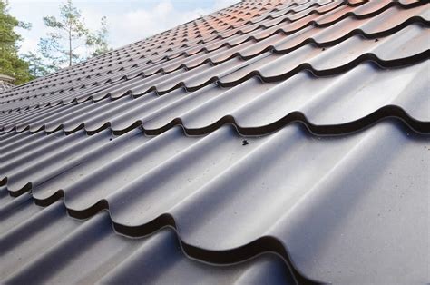 7 Popular Types Of Metal Roofing Compared (Pros & Cons)