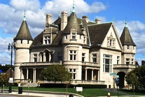 Abandoned Mansions Detroit Michigan