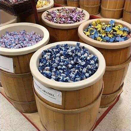 European Candy Barrel Bulk Merchandising – Fixtures Close Up