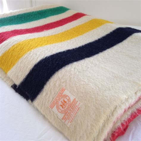 Traditional Hudson Bay 4 point heavy wool blanket~vintage 1930-40s~full size~camp blanket