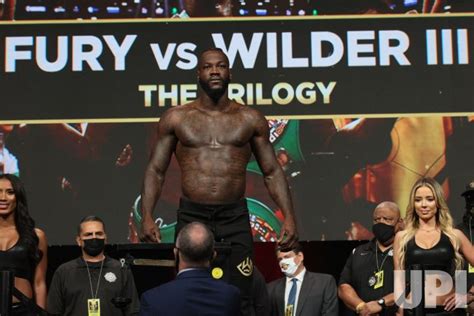 Photo: Tyson Fury vs Deontay Wilder III Fight Weigh-In - LAV2021100801 ...