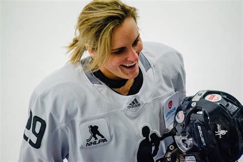 Hockey féminin: Marie-Philip Poulin, la capitaine en or