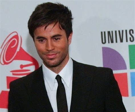 Enrique Iglesias Biography - Facts, Childhood, Family Life & Achievements