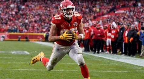 Chiefs TE Travis Kelce ruled out for season opener with knee injury