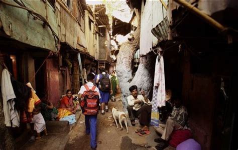 Census: 1 in 6 India city residents lives in slums - The San Diego Union-Tribune