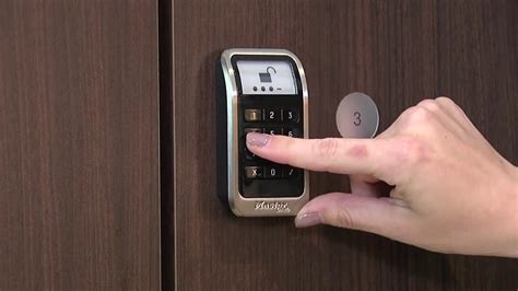 Master Lock 3685 Electronic Built-In Locker Lock User Instructions - YouTube