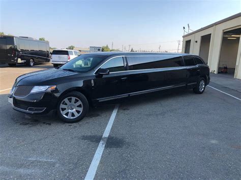 Lincoln Town Car MKT Black Executive Stretch - VIP Limousine