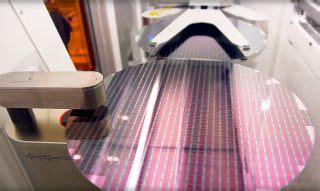 Micron Delays EUV RAM to 2025, Lays Off 10% of Workforce | Tom's Hardware