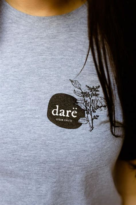 Darë Logo T-Shirt – Darë Vegan Cheese