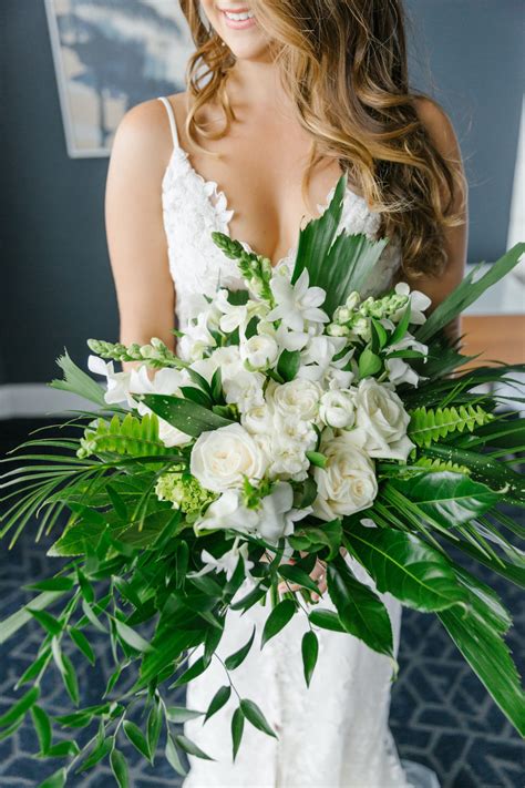 Tropical Elegant Downtown Tampa Wedding | Tampa River Center - Marry Me Tampa Bay | Most Trusted ...