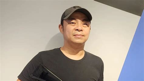 Chito Miranda apologizes to fans for refusing to take selfie | PEP.ph