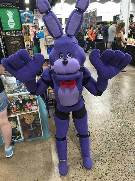 Saw this cool Bonnie costume at TMG. : r/fivenightsatfreddys