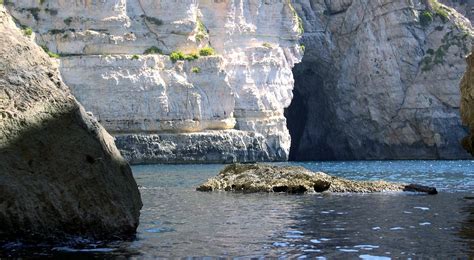 Sea Cave, Malta Wallpapers Images Photos Pictures Backgrounds