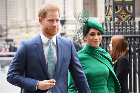 Of Course Prince Harry and Meghan Markle Signed a Major Netflix Deal ...