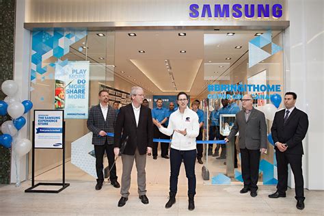 Samsung Opens Third Store in Canada, This Time at West Edmonton Mall ...