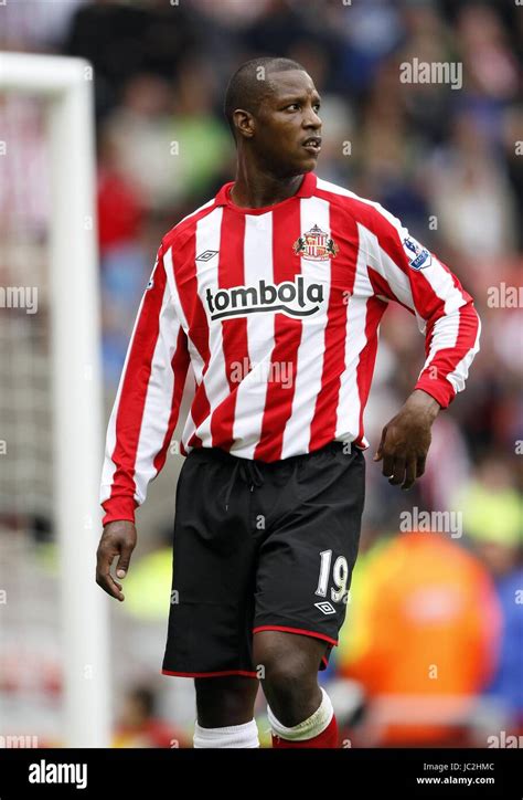 TITUS BRAMBLE SUNDERLAND FC SUNDERLAND FC STADIUM OF LIGHT SUNDERLAND ...